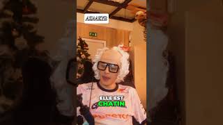 Elle a une écharpe blanche et un petit chien #anyme #videos video #drôle #mami #nouveau #tendance