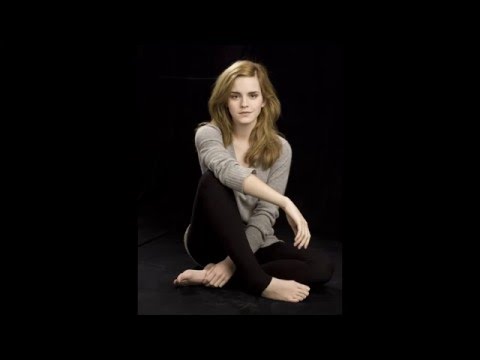 Feet of Emma Watson shoe size 7