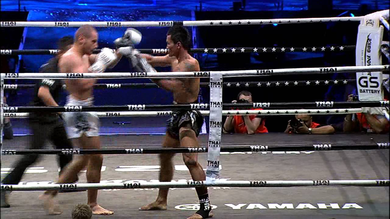 Singmanee Kaewsamrit vs Houcine Bennoui