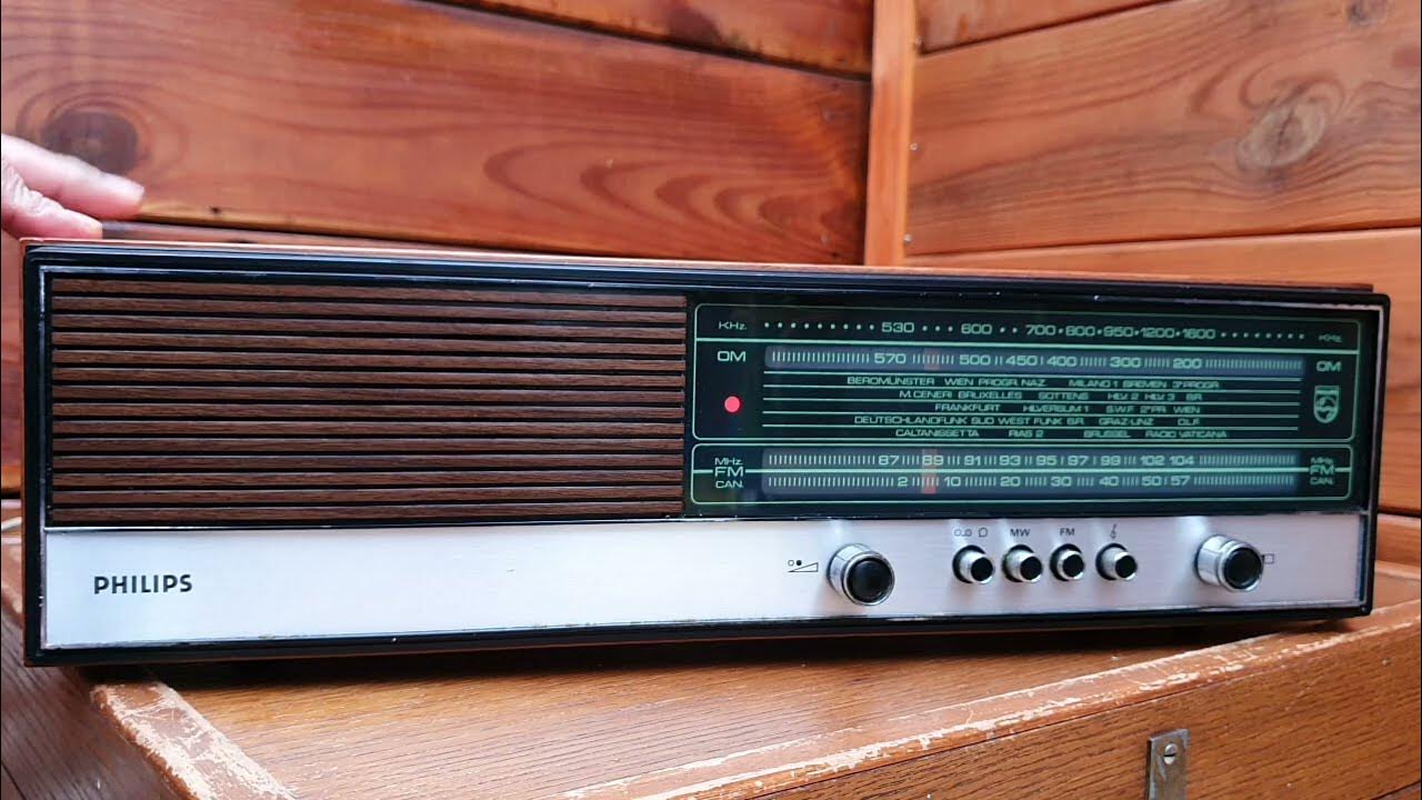 Philips 19 rb 344 am fm radio receiver made in philips factory in
