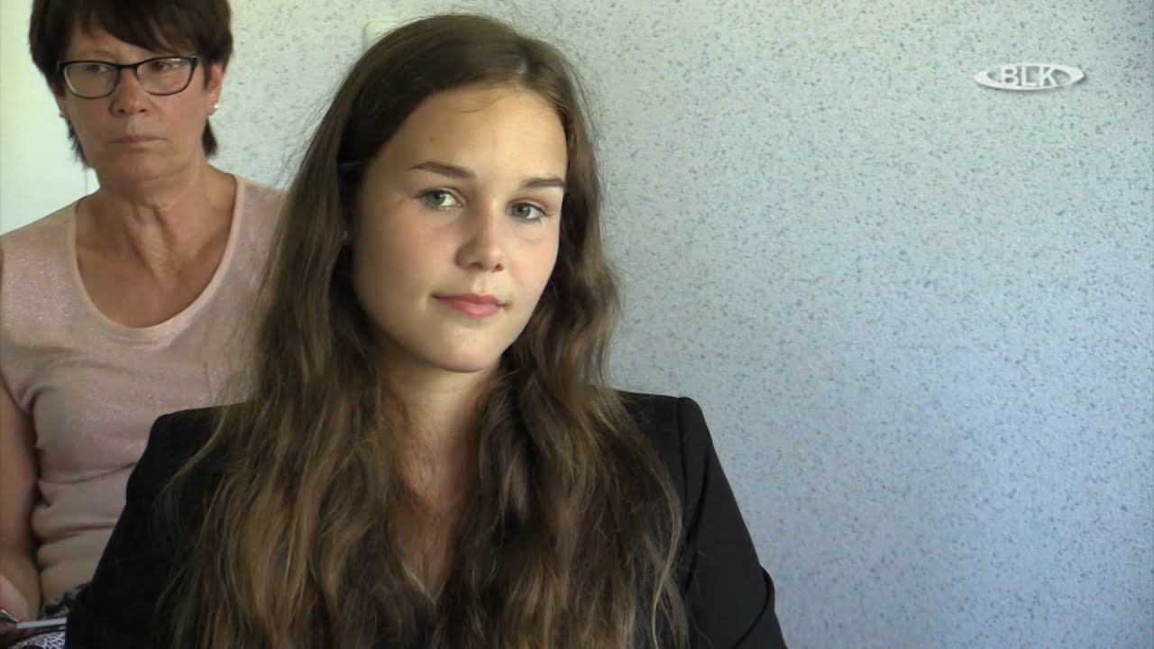 Spendenübergabe von Gymnasium Droyßig an Burgenlandkreis Christian Schmutzler Abiturient