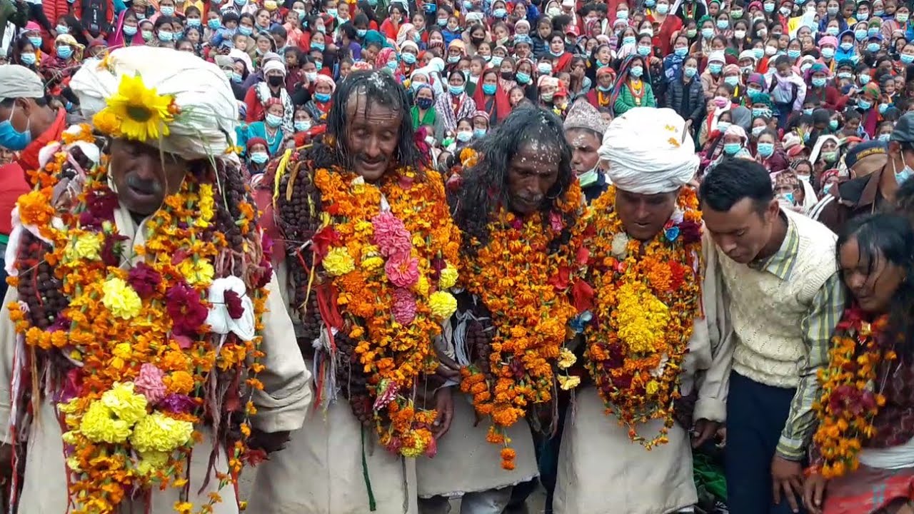 सिमकोट माथिल्लो गाउँको कालाशिल्ता माडुमा चतुर्दशीको दिन पुजा एवं धामी नाच।