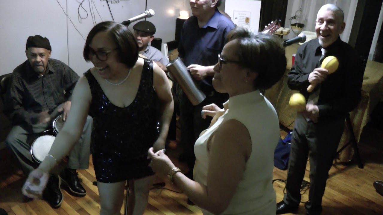 Angel Rios sus 80 years Que lindas mujeres - YouTube