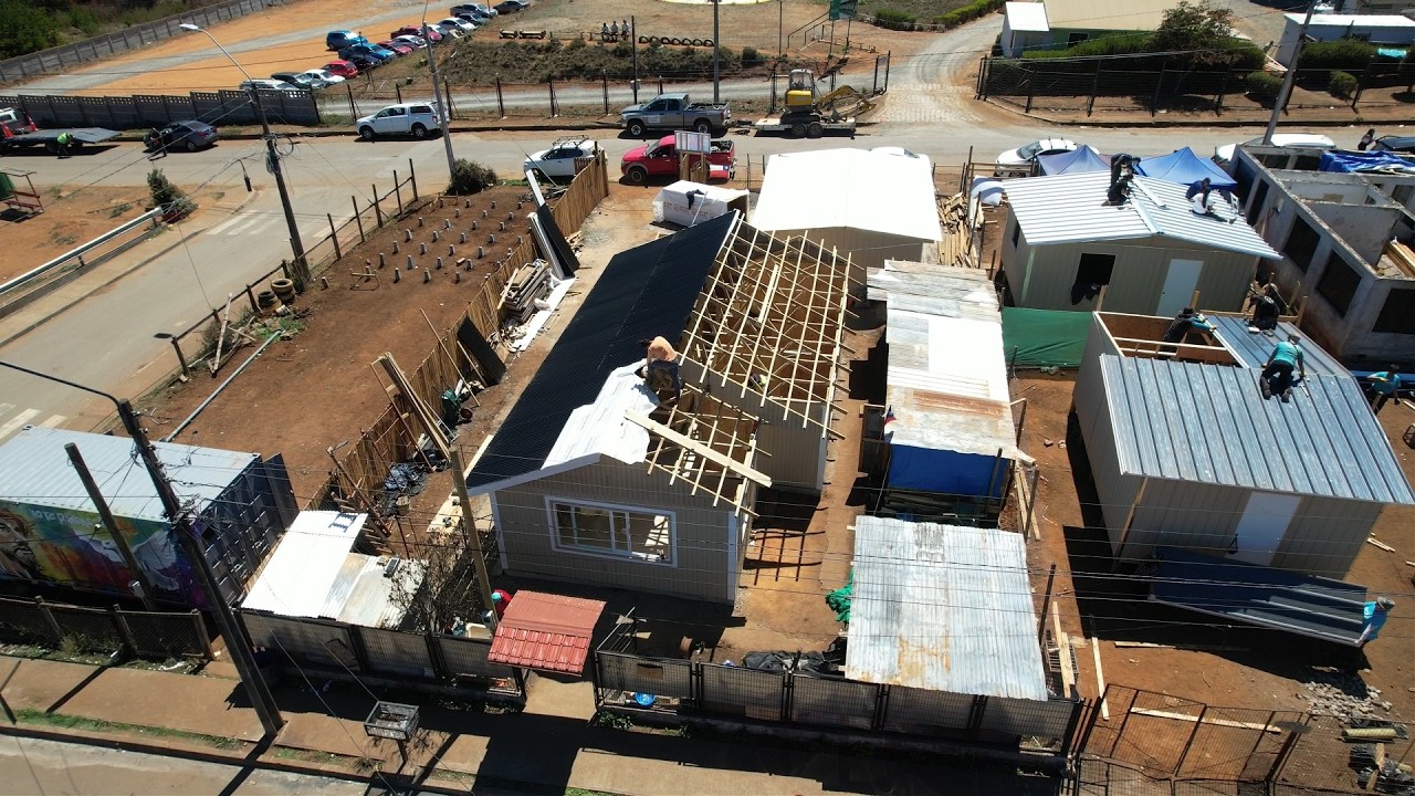 Las primeras viviendas definitivas de Punta de Parra ya se están construyendo