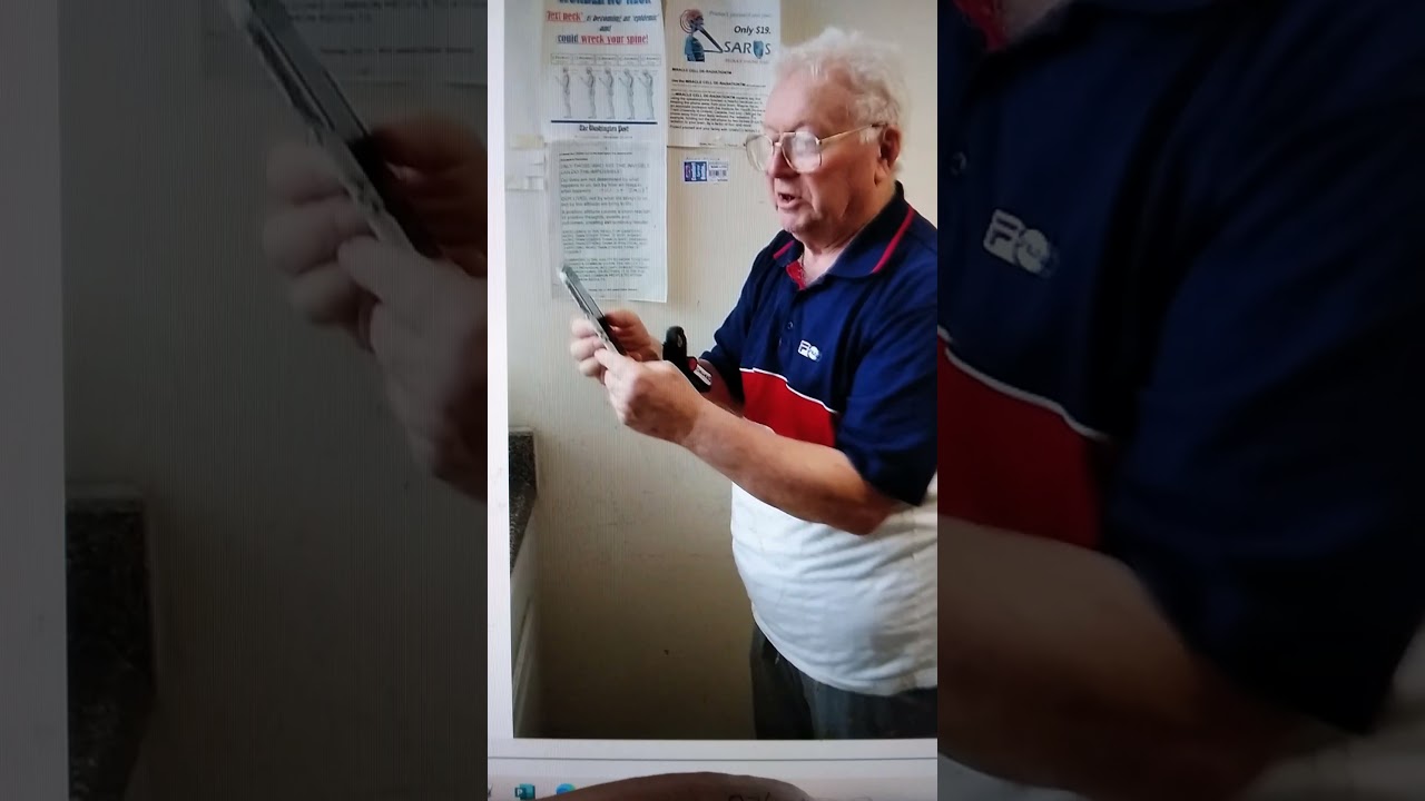 SMART HANDS FREE PIVOTING COOLING FAN