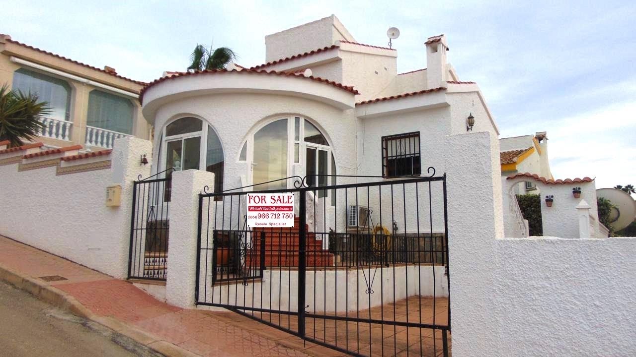 LA MARQUESA GOLF 2 Bed Villa with comm. Pool, Parking & 1 Bed Guest