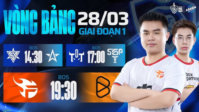 Porno onam oglini tomosha qiladi Katta eshakli kaltaklarning fotosuratlari