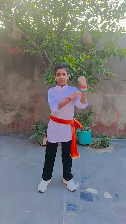 Suno gor se duniya walo buri nazar na humpe dalo