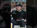 Řval na pokladní jako psychopat