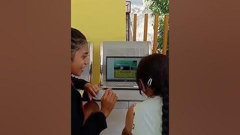 Tugas UTS Pemrograman Berorientasi Objek.                  Membuat Game Sederhana (SCRATCH)