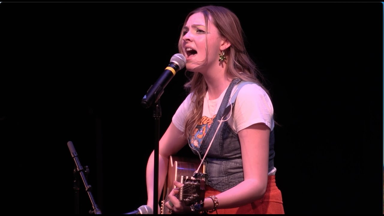 Doll Parts Hole (Live Performance) YouTube