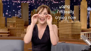 Dakota Johnson laughing for 2 minutes straight