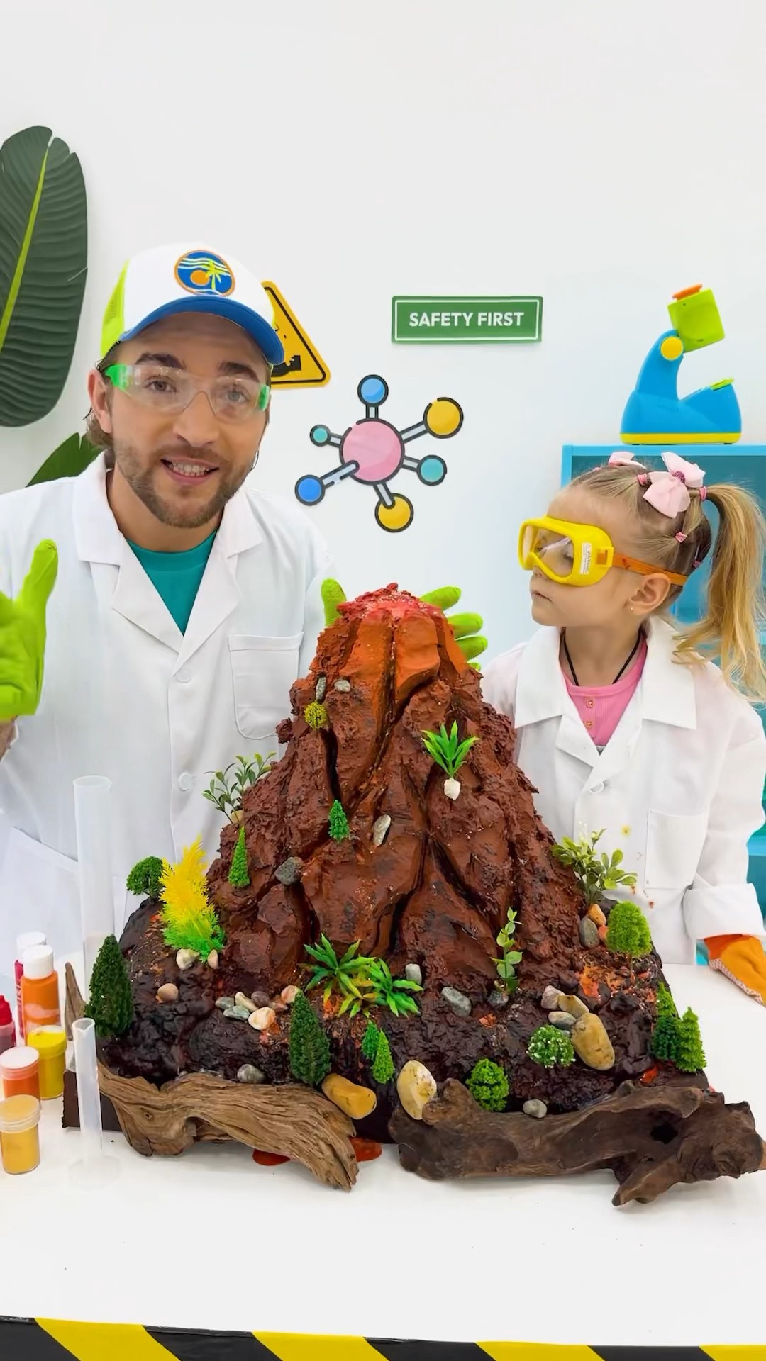 Kids are making a volcano - Cool Science Experiment!