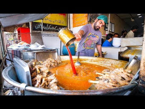 Pakistani Street Food - GOAT FEET JACUZZI + Tour of Walled City of Lahore, Pakistan!