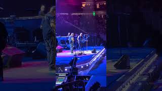 Tom Morello soloing on "41 Shots" with Bruce Springsteen &amp; The E Street Band