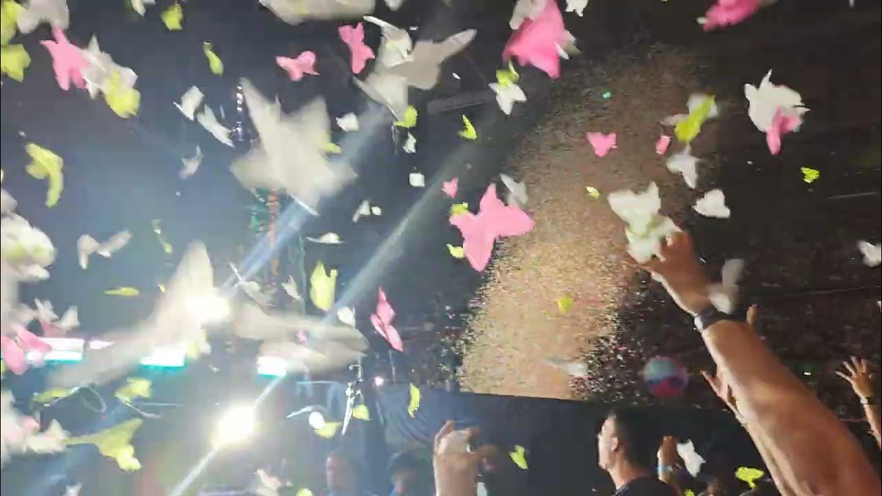 Coldplay feelslikeimfallinginlove (EPIC moment) in Düsseldorf (Merkur Spiel Arena) 2024 YouTube