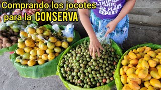 MERCADO REGIONAL....comprando los jocotes para la conserva....