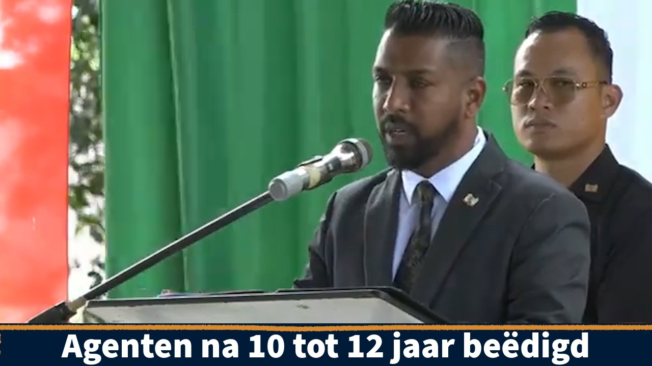 Politieambtenaren bevorderd naar naast hogere rang I SUN WEB TV I