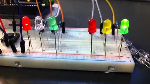 Arduino UNO - Cruce de Semáforos