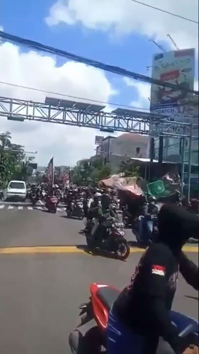 Pagar Nusa Hijaukan Jalan Surabaya