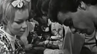 American Bandstand 1966 - These Boots Are Made For Walkin', Nancy Sinatra chords
