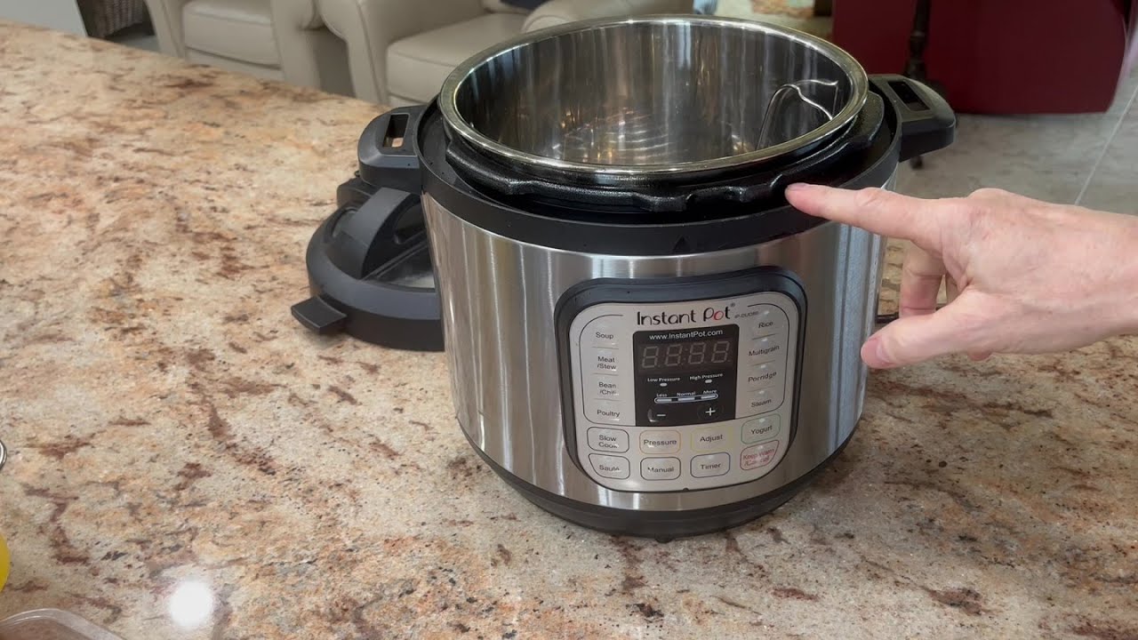 Instant Pot Review - 8 Quart Duo Instant Pot. 