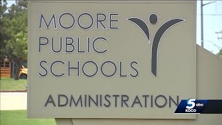 Teacher in Moore resigns after allegations of inappropriate messages to student