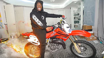 Kai Cenat Tries to Ride a DIRTBIKE In His Room..