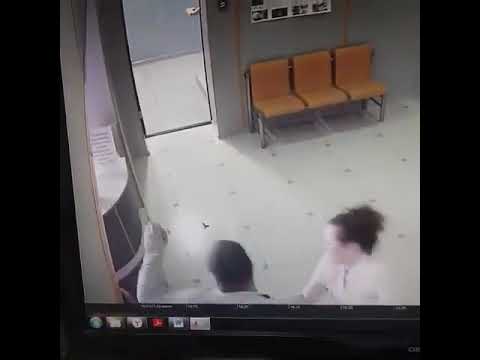 Медсестры в Ессентуках не испугались мужчину с ножом и защитили коллегу