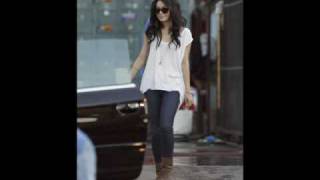 EXCLUSIVE:Vanessa Hudgens:13/01/09:Bed Bath & Beyond Shopping