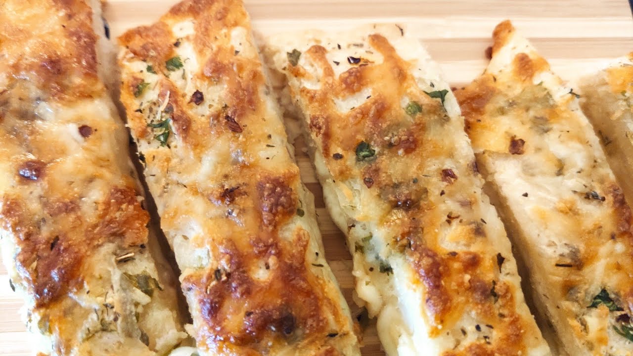 CHEESY GARLIC BREAD/STARTER RECIPE - YouTube