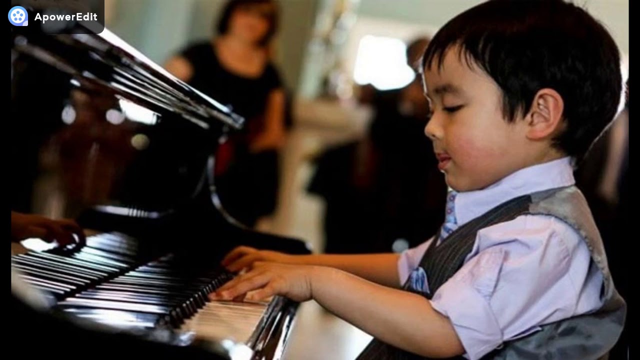 Does he play the piano. Эван ли пианист. Синити Судзуки. Музыкальная одаренность детей. Талантливые дети.