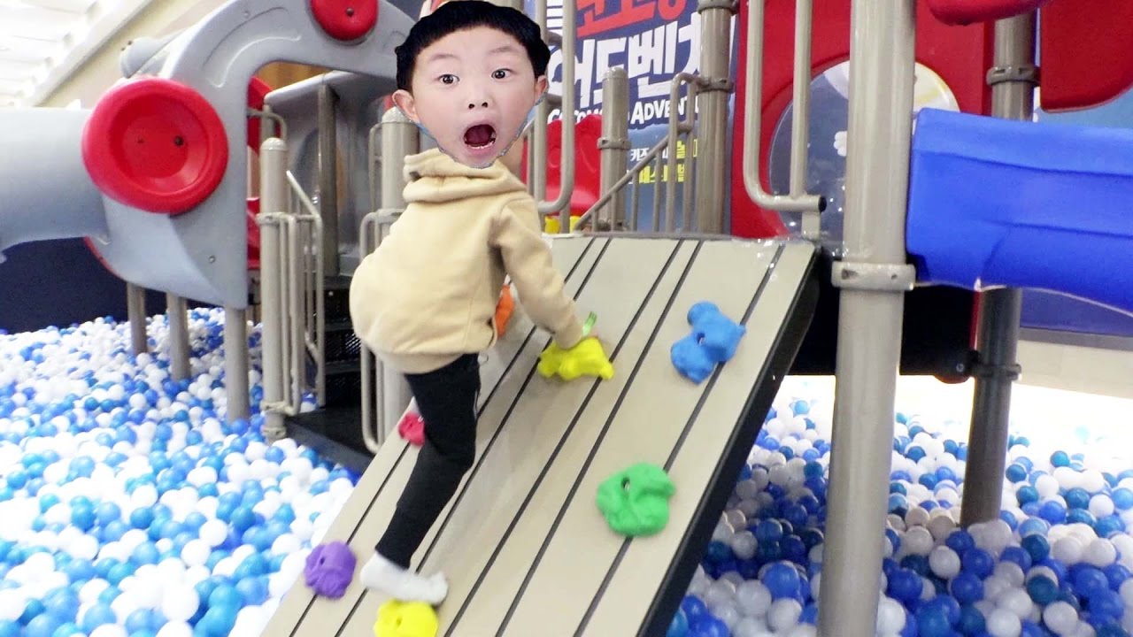 Indoor Playground Kids Cafe Family Fun for Kids Toys Play Game Center ...