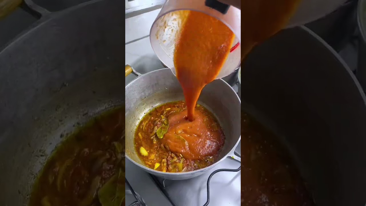 How I make jollof rice #youtubeshorts #cooking #lifestyle #storytelling #storytime