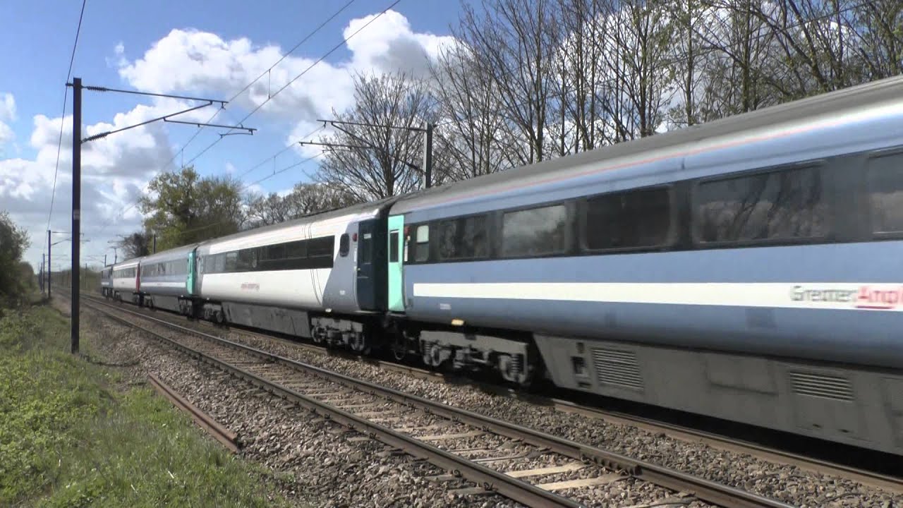 82152 and 90007, Sir John Betjeman, on 1P18, 