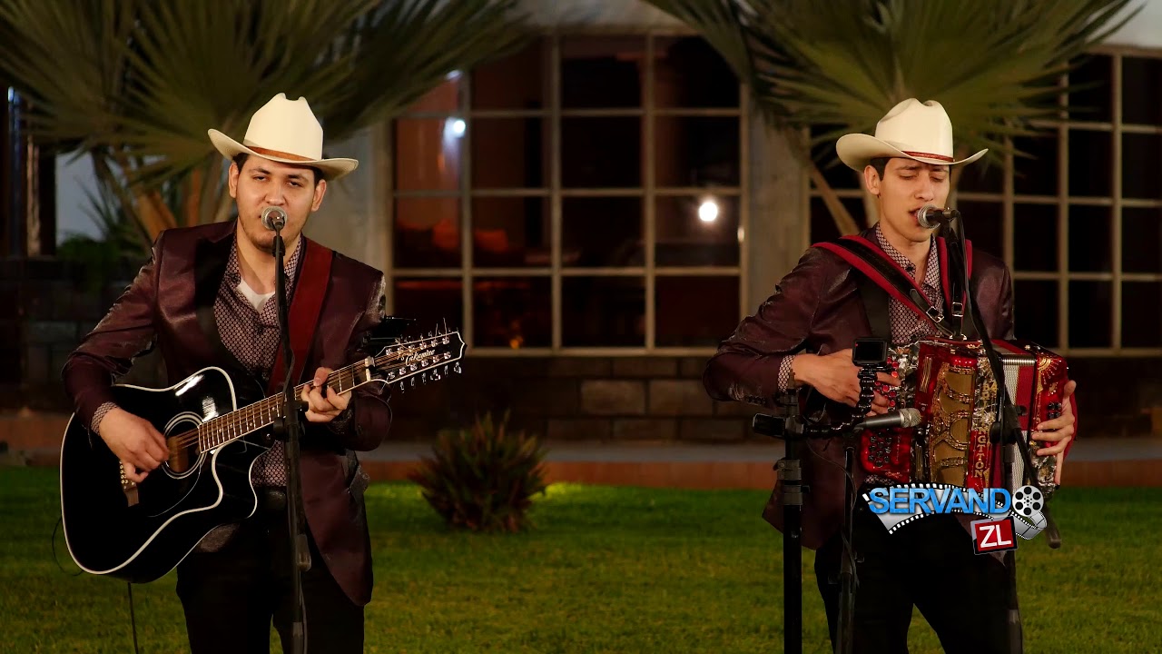 Los Amigueros De La Sierra - Paso De La Vida (En Vivo 2018) - YouTube
