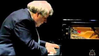 Video thumbnail of "Grigory Sokolov — Beethoven, Sonata op. 28/II"