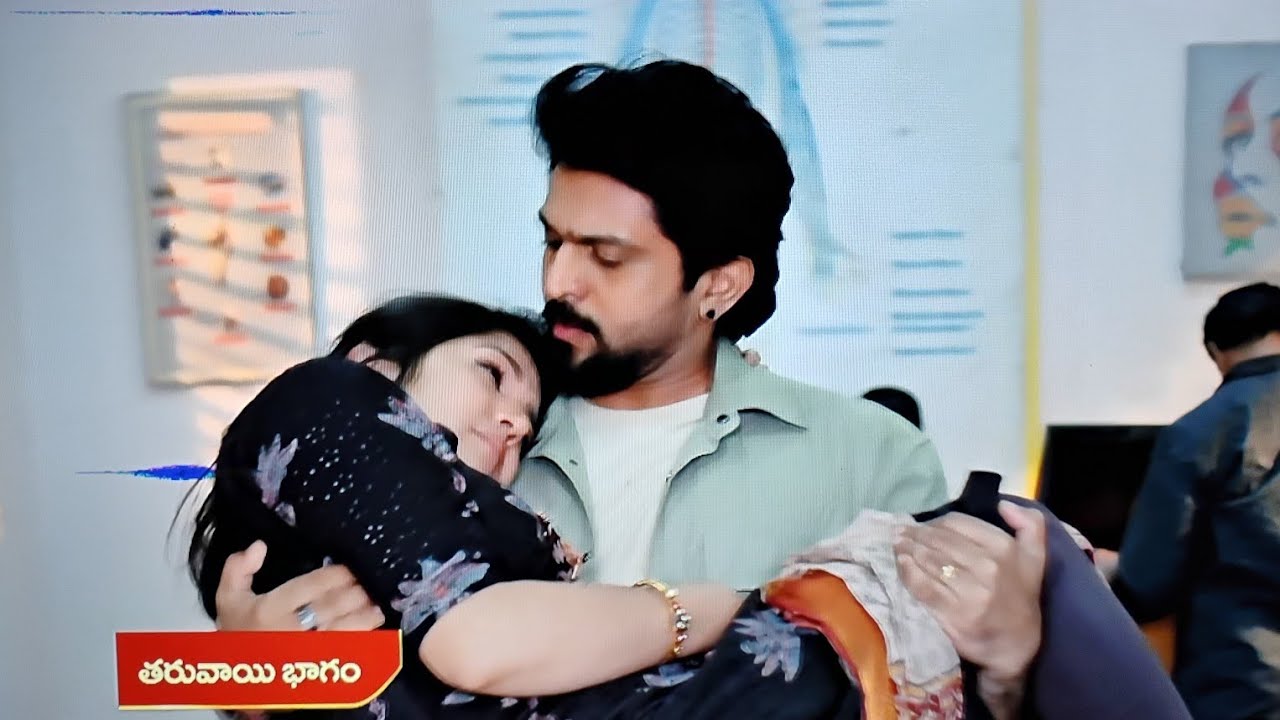 మైతిలేని ఎత్తుకొని హాస్పిటల్కు తీసుకొని వచ్చినా సాకేత్