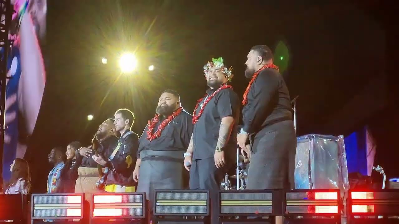 Coldplay We Pray Auckland night 2 in full from the front