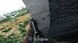 На напрямку Покровська українські військові здійснили спробу взяти в полон групу російських солдатів