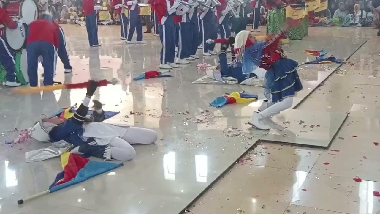 BERGETARRR AKSI MAYORET CANTIK MARCHING BAND SDN 05 RABANGODU UTARA KOTA BIMA