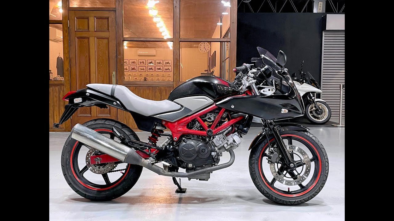HONDA】VTR250 Fi｜MC33｜A-TECH製ハーフカウルKIT、タナックス製
