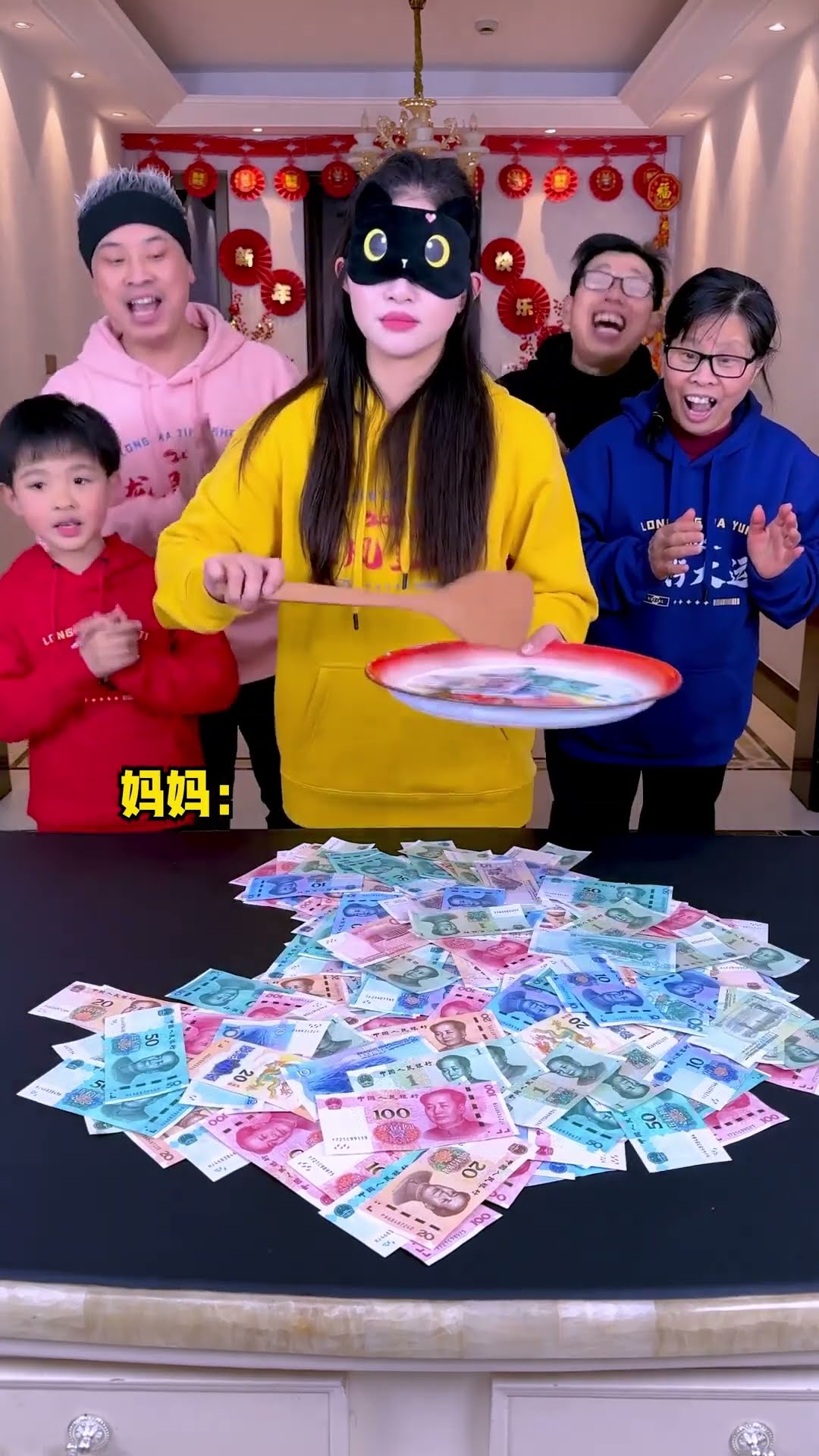 Blindfolded Money Shoveling Challenge, This Is So Exciting!#Funnyfamily #Partygames #Challenge