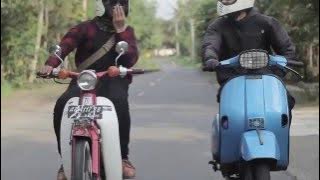HONDA C70 CLASSIC Jogja VS VESPA PX ( Bersama gak harus sama )