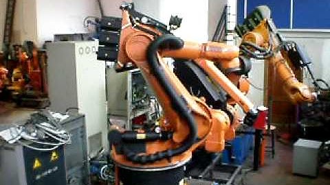 Used robot KUKA KR125/3 contrl KRC2 @ www.eurobots.net