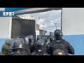 Ecuador sofoca los motines en diferentes cárceles y libera a más de 150 rehenes image