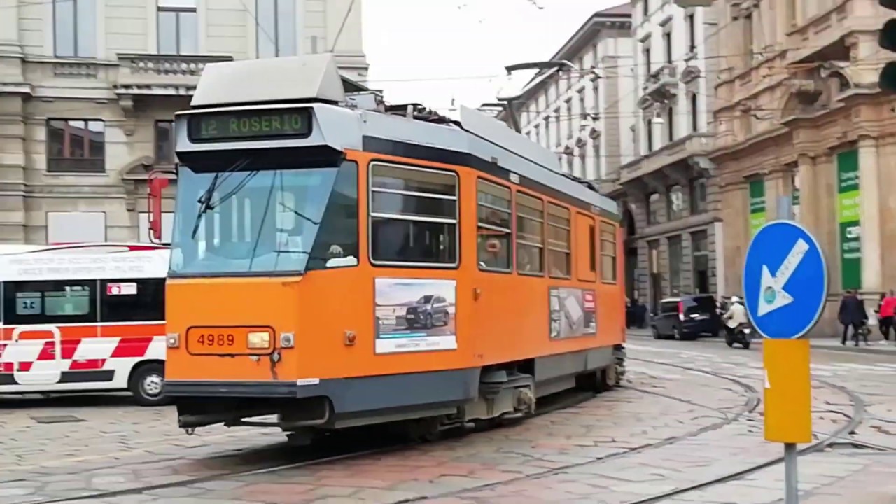Tram nel centro città di Milano!!