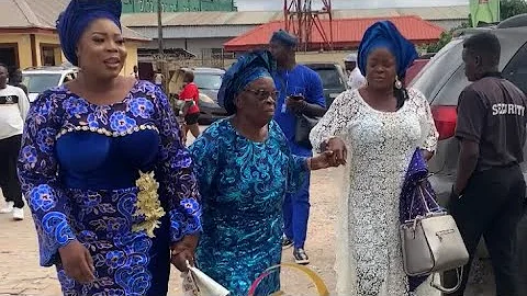 KUNLE AFOD’S GRANDMOTHER AND MOTHER ARRIVE AT HIS 50TH BIRTHDAY CELEBRATION… UNCOMMON GRACE