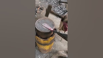 Hand forged pick hoe technology, good machinery and good tools to save time and effort