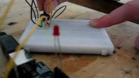 Reading a Potentiometer (analog input)